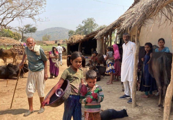 Lala Ram talks to the Khabar Lahariya team about frequent power outages in his village.