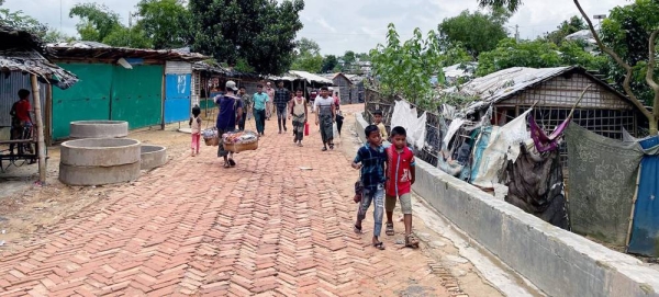 A busy street in the Kutupalong Rohingya refugee camp in Cox's Bazar, Bangladesh. — courtesy UNHCR/Amos Halder