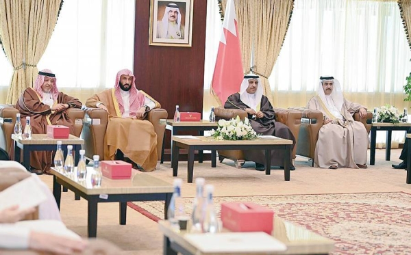 Minister of Justice Sheikh Dr. Walid Bin Mohammed Al-Samaani met here Wednesday with Bahraini Minister of Justice, Islamic Affairs and Endowments Sheikh Khaled Bin Ali Al Khalifa.
