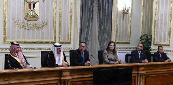 
Minister of State and Cabinet's Member for Shoura Council Affairs Dr. Essam Bin Saad Bin Saeed and Egyptian Minister of Planning and Economic Development Dr. Hala Al-Saeed sign in Cairo Wednesday an agreement with regard to the Public Investment Fund's investment in Egypt.