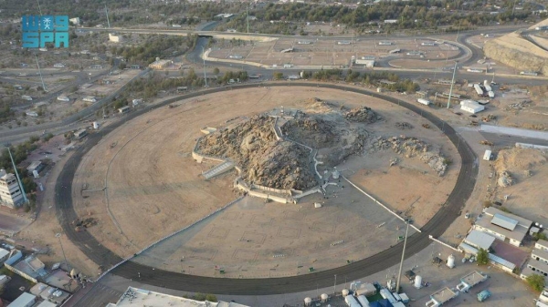 Kadana Development Company announced the launch of a project to develop and facelift the areas adjacent to Jabal Al-Rahma (Mount of Mercy) on the plains of Arafat as part of an initiative for the beautification of Holy Sites.