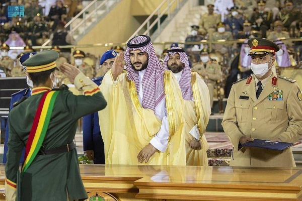 Deputy Minister of Defense Prince Khalid bin Salman patronized the graduation ceremony of King Abdulaziz Military College in Al-Uyayna.