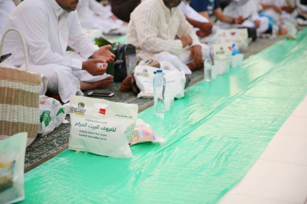 1.3 million iftar meals distributed in Prophet’s Mosque over 10 days of Ramadan