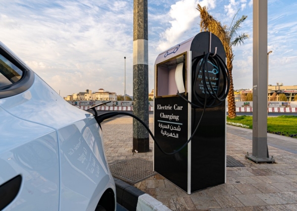 The Municipality of Madinah Region recently installed the first electric vehicle charging station in the region.