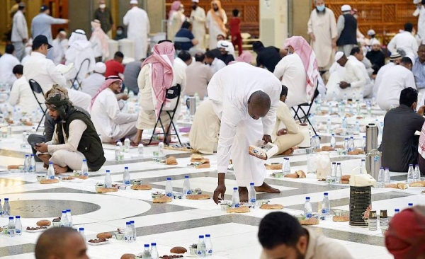 During the holy month of Ramadan, visitors flock to religious monuments and major historical mosques in Madinah, with scenes of Iftar banquets in the Quba Mosque.