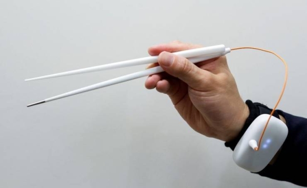 Japan researchers develop electric chopsticks to enhance salty taste