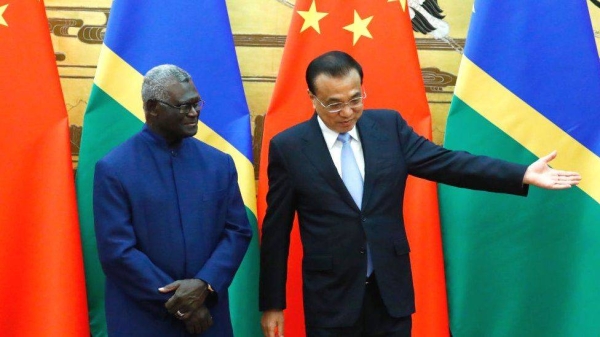 Solomon Islands Prime Minister Manasseh Sogavare attends a meeting with Chinese Premier Li Keqiang. (file photo)