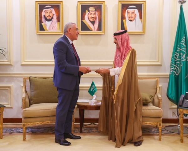 Minister of Foreign Affairs Prince Faisal Bin Farhan Bin Abdullah on Thursday at the Ministry's office received the message conveyed to him by Algerian Justice Minister Abderrachid Tabi.