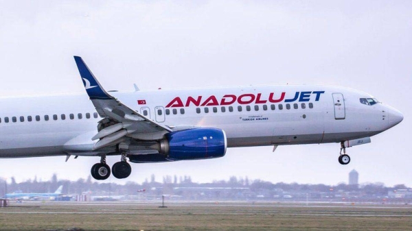 The Anadolujet (library image) was carrying 160 passengers when it was forced to abort.