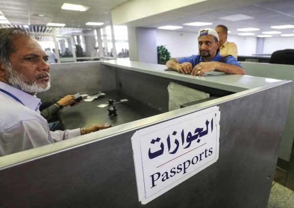 Yemen’s government allows Houthi-issued passport holders to board flights