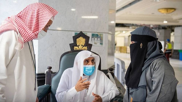 As many as 800,000 Umrah performers and visitors have benefited from the program of answering questions, overseen by the General Presidency for the Affairs of the Two Holy Mosques.
