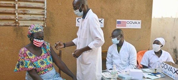 COVID-19 vaccinations are being administered at a hospital in Masaka, Uganda. — courtesy UNICEF/Kalungi Kabuye
