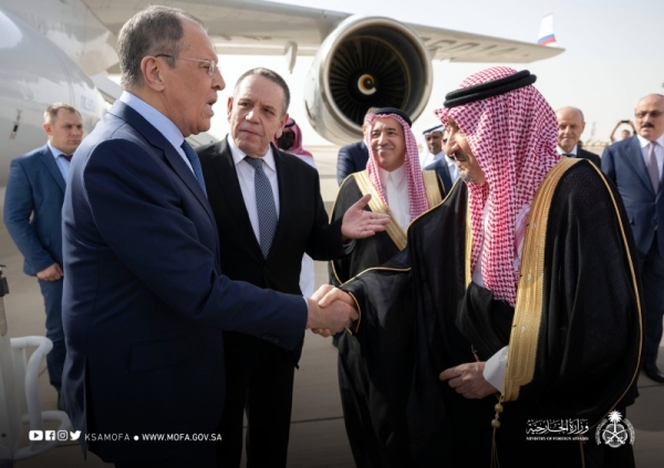 Deputy Saudi Minister of Foreign Affairs Waleed Elkhereiji welcomes Russian Foreign Minister Sergey Lavrov in Riyadh airport. (@KSAMOFA)