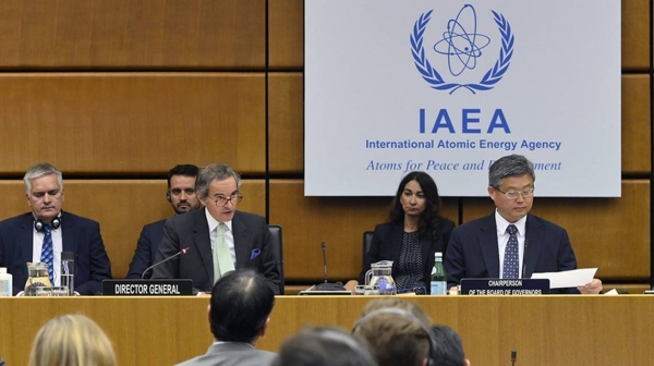 The IAEA Board of Governors on Wednesday overwhelmingly passed a resolution urging Iran to cooperate fully with the UN nuclear inspectors