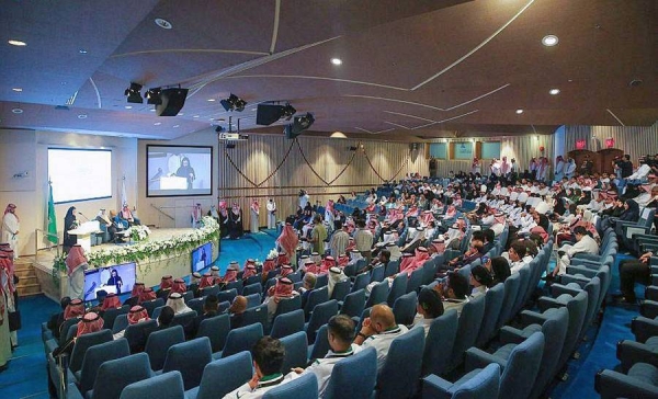 Prince Saud Bin Naif, governor of the Eastern Region patronized Tuesday the graduation ceremony of the first batch of male and female students of the Saudi Culinary Academy (ZADK) at the headquarters of Asharqia Chamber.