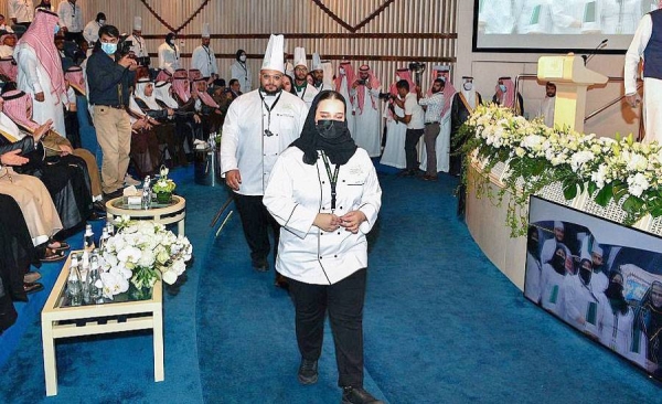 Prince Saud Bin Naif, governor of the Eastern Region patronized Tuesday the graduation ceremony of the first batch of male and female students of the Saudi Culinary Academy (ZADK) at the headquarters of Asharqia Chamber.