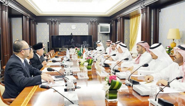 The Saudi-Indonesian Parliamentary Friendship Committee of the Shoura Council held here Sunday a meeting, chaired by member of the council and head of the committee Osamah Bin Abdulaziz Al-Rabeeah, with Indonesian Ambassador to Saudi Arabia Abdulaziz Ahmad.