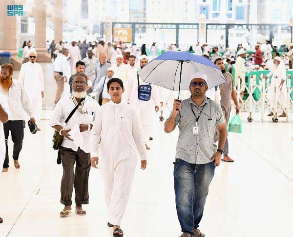 More than 500,000 worshippers perform prayers at yards in comfortable weather conditions despite the soaring summer heat.