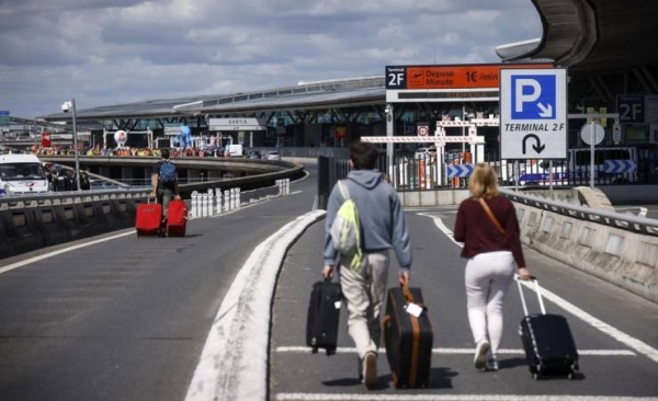 Stuck bags add to tangles at Paris airports amid travel boom