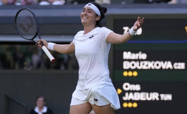 The 27-year-old Tunisian dropped her first set of the grass-court tournament but dominated the rest of the way.