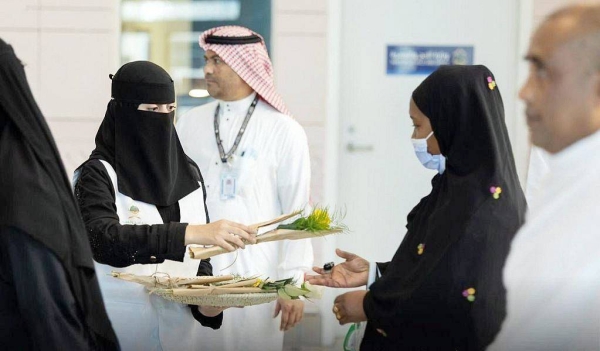 The Ministry of Hajj and Umrah received 185 pilgrims from the program of the Custodian of the Two Holy Mosques Guest Program for Hajj and Umrah, who arrived at King Abdulaziz International Airport in Jeddah.