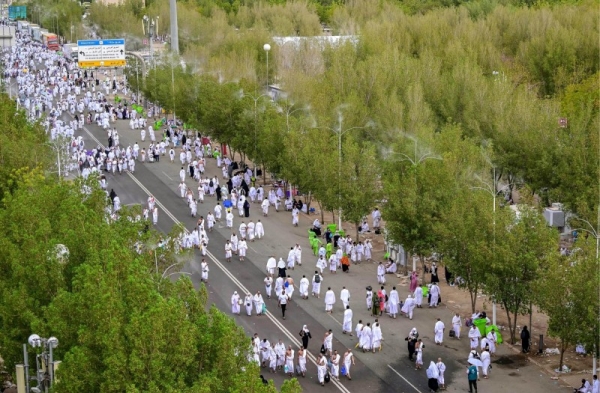According to the GASTAT figures, the number of male pilgrims out of the total number of domestic and foreign pilgrims reached 486,458, while the number of female pilgrims stood at 412,895.