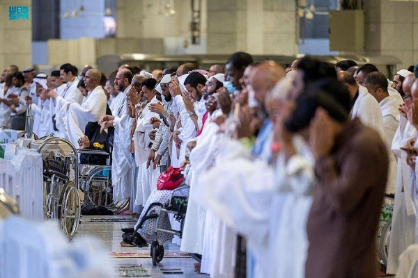 Worshippers has performed today the blessed Eid Al-Adha prayer in the Grand Holy Mosque, the Prophet’s Holy Mosque, and in various parts of the Kingdom of Saudi Arabia.