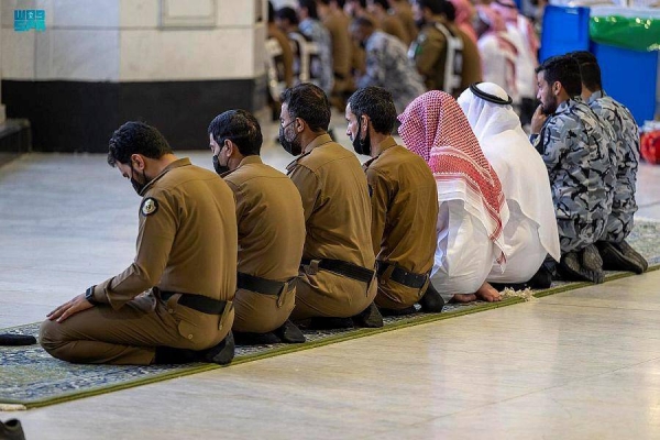 Worshippers has performed today the blessed Eid Al-Adha prayer in the Grand Holy Mosque, the Prophet’s Holy Mosque, and in various parts of the Kingdom of Saudi Arabia.