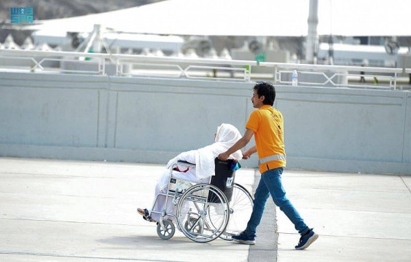 Pilgrims performed stoning ritual on Sunday, the first day of Tashreeq, at Jamarat in Mina. Wearing normal dress after exiting from ihram the previous day, they threw pebbles at all the three Jamarat or pillars symbolizing Satan.