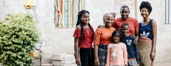 
A family reunited after participating in the disarmament, demobilization and reintegration (DDR) process in Manica Province. — courtesy Peace Process Support Secretariat