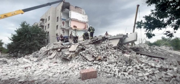 Destruction after a Russian missile hit a residential building in Chasiv Yar, eastern Ukraine, Sunday.