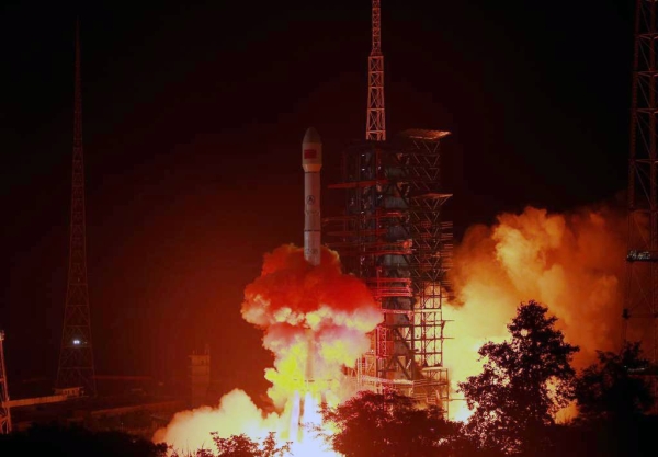 China on Wednesday sent a new data transmission satellite into orbit from the Xichang Satellite Launch Center in southwest China’s Sichuan Province. 