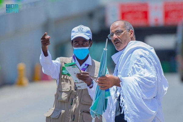 Members of the Saudi Arabian Scout Association in Makkah and the Holy Sites guided as many as 92,592 pilgrims of different nationalities in one week during the Hajj pilgrimage. 
