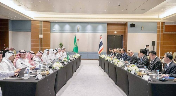 Minister of Energy Prince Abdulaziz Bin Salman met here Monday with Thailand Deputy Prime Minister and Minister of Energy Supattanapong Punmeechaow and his accompanying delegation.