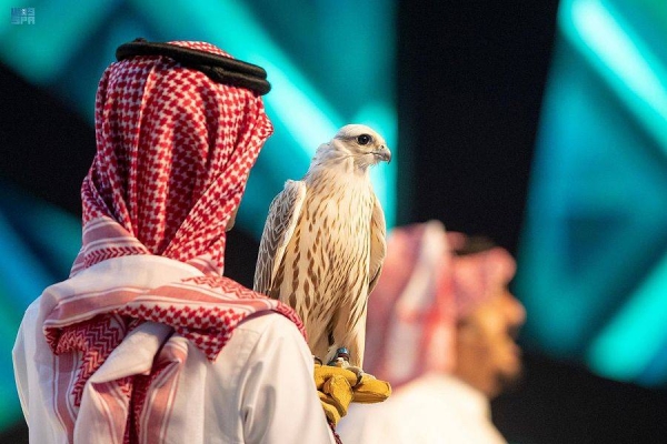 The sale of three falcons for a total worth of SR262,000 brought down the curtains on the International Auction of Falcon Farms 10-day fiesta in Riyadh.