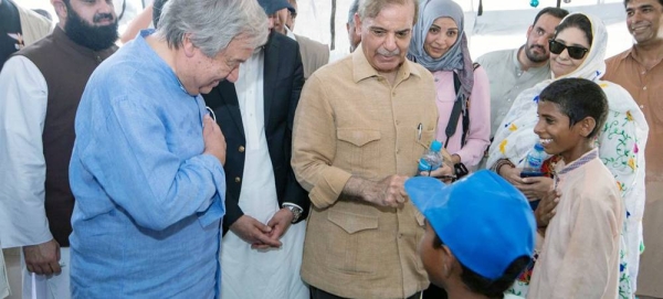 Secretary-General António Guterres (left) witnessed the impact of the floods in the provinces of Sindh and Balochistan. While there, he met with people impacted by the floods, as well as with civil society and first responders. — courtesy UN Photo/Eskinder Debebe