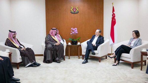 Minister of Economy and Planning Faisal Bin Fadhil Al-Ibrahim has met with Minister for Manpower and Second Minister for Trade and Industry in Singapore Tan See Leng here on Monday.