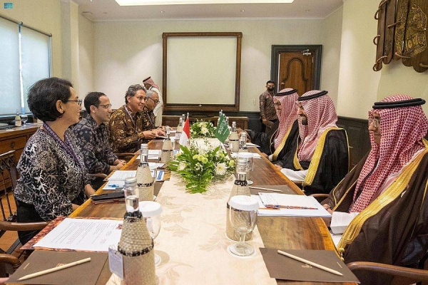 Minister of Culture Prince Badr Bin Abdullah Bin Farhan meets with Indonesian Minister of Education, Culture, Research, and Technology Nadiem Makarim on the sidelines of the G20 cultural ministers meeting in Magelang, Indonesia.