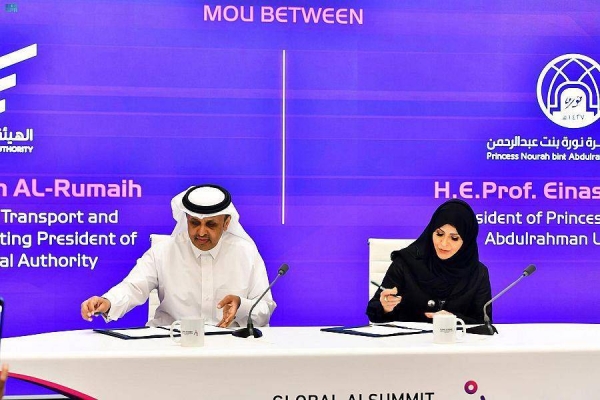 Deputy Minister of Transport and Logistic Services and Acting President of the Transport General Authority Dr. Rumaih Bin Mohammed Al-Rumaih sign a MoU with the Rector of Princess Nourah bint Abdulrahman University Dr. Einas bint Suleiman Al-Eisa.
