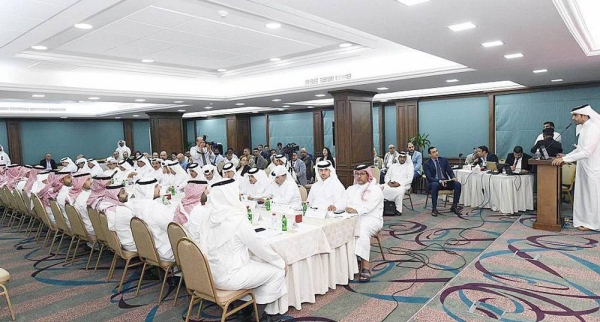 Chairman of the Board of Directors of Asharqia Chamber Bader Al-Reziza and the Vice-Chairman of the Qatar Chamber Mohammed Al-Kuwari discussed Sunday at the Qatar Chamber headquarters in Doha, the promising investment opportunities between the two sides and ways to enhance relations to achieve economic and commercial integration.