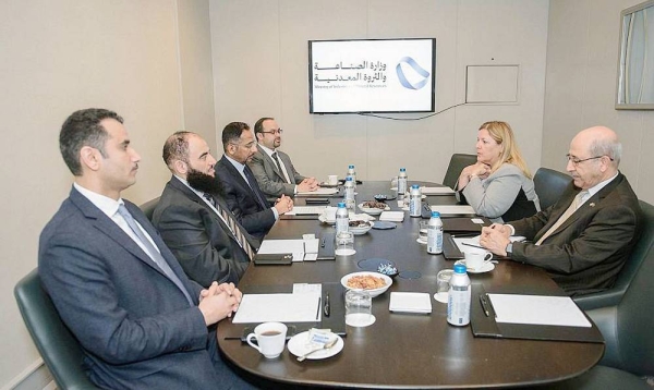 Minister of Industry and Mineral Resources Bandar Bin Ibrahim Al-Khorayef held a meeting Monday with Executive Director of the Saudi-US Business Council Susanne Lendman here during his official visit to Washington,