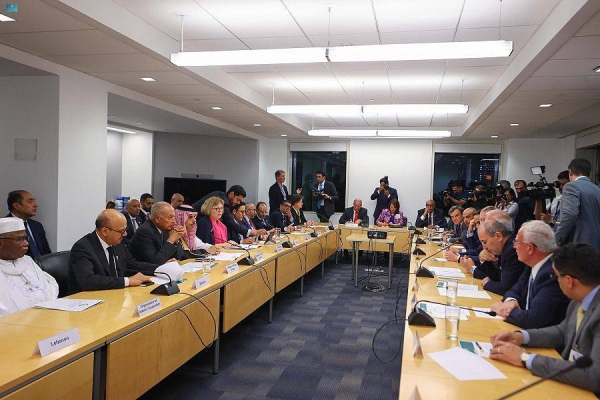 Members of the Arab Peace Initiative Committee and European countries sponsoring peace gathered on roundtable meeting in New York on Wednesday to revive the Arab Peace Initiative based on invitation from the Saudi Arabia to hold such a meeting.