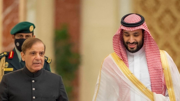 
Crown Prince Mohammed bin Salman, deputy premier and minister of defense, holds talks over phone with Pakistan Prime Minister Muhammad Shehbaz Sharif on Thursday. 
