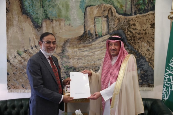 The message was received by the Vice Minister of Foreign Affairs, Waleed El-Khereiji, during his meeting at the Ministry's office on Thursday with the Ambassador of Bangladesh to Saudi Arabia, Dr. Mohammad Javed Patwary.