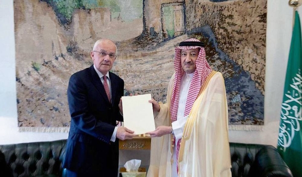 Deputy Foreign Minister Eng. Waleed Bin Abdulkarim Al-Khuraiji received in Riyadh Sunday the Czech Republic Ambassador Juraj Koudelka, who presented the written message.