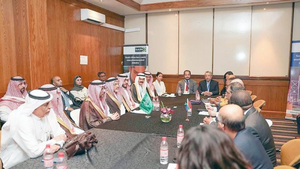 The 9th Session of Saudi-South African Joint Committee kicked off here Monday in the presence of Minister of Industry and Mineral Resources Bandar Bin Ibrahim Al-Khorayef, South African Minister of Trade, Industry and Competition Ebrahim Patel and senior officials from both sides.
