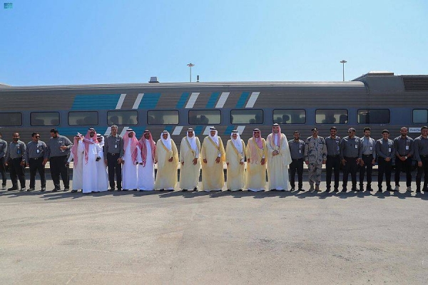 The Emir of Eastern Province Prince Saud bin Naif inaugurated the railway project linking the East Freight Train Network (Dammam - Riyadh) with the North Freight Train Network, passing through Jubail, in a ceremony held here on Sunday. He also opened the internal railway network project in the Jubail Industrial City.