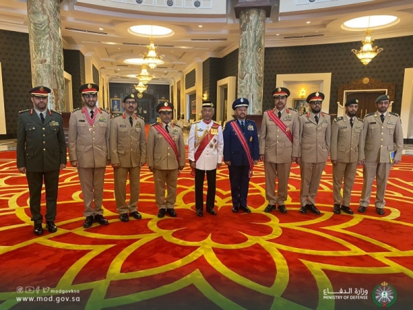 This comes in appreciation of their efforts in strengthening the bilateral relations and joint cooperation between the Saudi Armed Forces and the Malaysian counterpart.