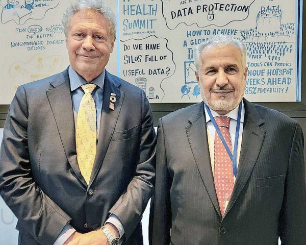 Advisor at the Royal Court and Supervisor General of King Salman Humanitarian Aid and Relief Center (KSrelief) Dr. Abdullah Bin Abdulaziz Al Rabeeah Wednesday in Berlin met with Vaccine Alliance (GAVI) CEO Dr. Seth Berkley.