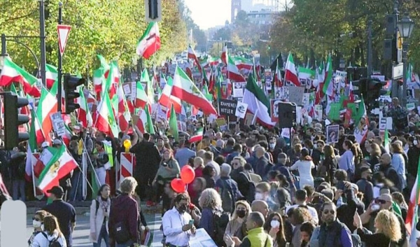 A huge march takes place in Berlin in support of Iranian protests. — courtesy Twitter